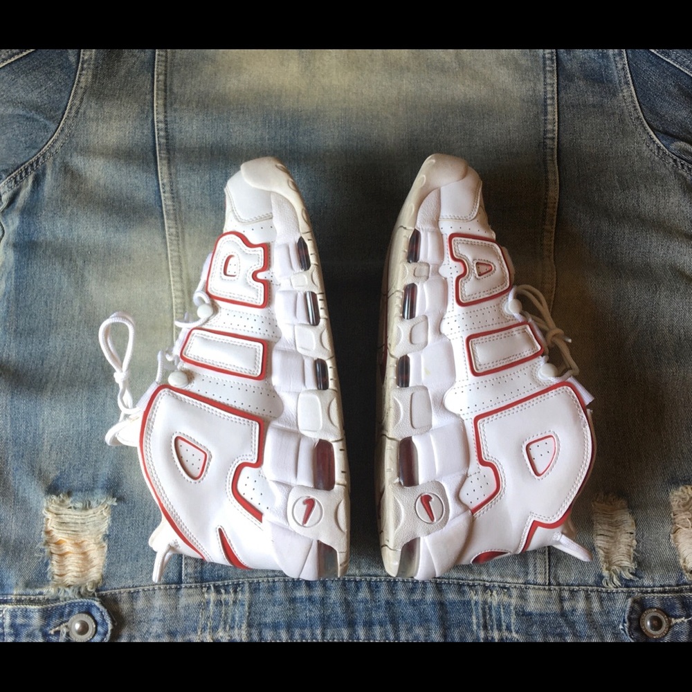 🙌🏽SOLD🙌🏽Nike Air More Uptempo “White/Varsity Red” Size 9.5 - Picture 2 of 5
